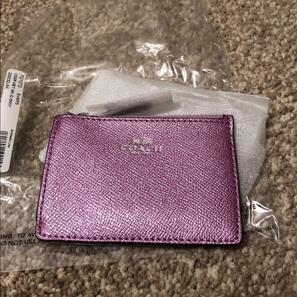 Coach Metallic Mini Skinny ID 💕